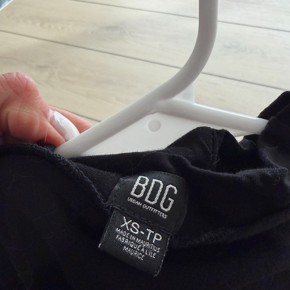 BDG Ruched Mockneck tank - Picture 2 of 4